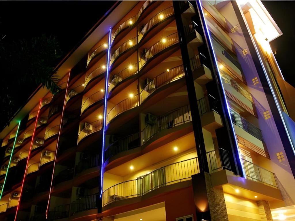 สยาม แพลตินัม พัทยา Hotel Pattaya ภายนอก รูปภาพ
