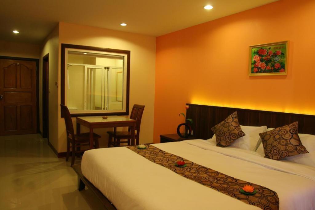 สยาม แพลตินัม พัทยา Hotel Pattaya ภายนอก รูปภาพ